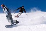 Snowboarding vs skiing, what is the difference?