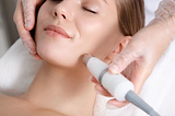 What is CoolPeel? Get the Results of a CO2 Laser Treatment without Discomfort or Downtime