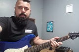 SUA GUITARRA ESTÁ AFINADA?