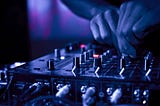 La tua prossima serata in discoteca potrebbe essere online.