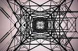 An structure in gray scale, with so many lines and angules.