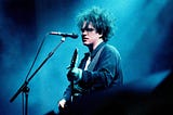 Robert Smith, Mike Hedges e a história de “A Forest”, quarto single do The Cure