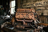¿Por qué tu cerebro prefiere un motor oxidado antes que calidad innovadora?