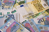 The Digital Euro and Euro Stablecoins: A Brief O