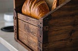 Choosing the Perfect Wooden Bread Box