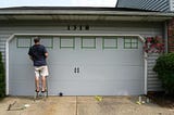 How To Spot The Right Garage Door Repairs In Bankstown?