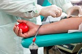 Calo delle donazioni di sangue, la Asl Toscana sud est sensibilizza i cittadini