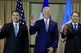 Biden dice que Latinoamérica es el ‘patio delantero’ de EEUU, Trump dice ‘patio trasero’ — Escoge…