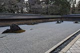 龍安寺枯山水與日本的侘寂美學