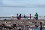 Sampah kemarin, (bisa jadi) tangkapan nelayan esok hari