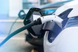 Os carros elétricos e a descarbonização da economia