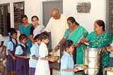 Story Of Madhu Pandit Dasa An IITian Who Is Feeding One Million Hungry Children Everyday