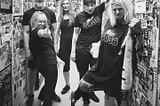 Meet Kill Her First: Die Melodic Hardcore Punk Band mit Frauen an der Front!