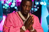 akon on pink outfit