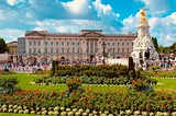 Buckingham Palace Opens The Room With The Famous Balcony To Visitors