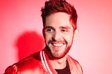 Country Superstar Thomas Rhett Celebrates M.O.M (Mothers of Military)