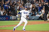 Dodgers show patience at the plate, then strike for a victory