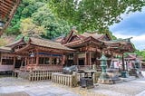 The Kompira-san or Kotohiragu shrine grounds have all sorts of things to visit such as the art and pantings at Omote Shoin, one of Japan’s Important Cultural Properties, the Nakatado-gun, a tea room cafe, and the ema hall.