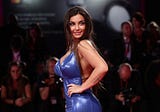 Festival de Veneza: Lembra dela? Ex-BBB Elettra Lamborghini surge no red carpet