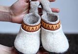 What to choose a child slippers for the winter
