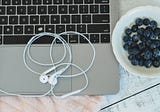 5 Snacks to Eat at Your Desk and Stay Productive