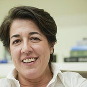 Elena Pisonero Ruiz Medium