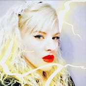 Sarah Elizabeth (She Is TrApSoDic)