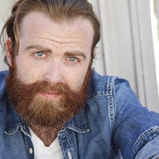 Ep 15: Vic May — Success as an actor in LA, get an agent with a beard, and keep making stuff.