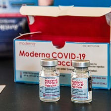 An omicron variant vaccination could be available in early 2022, says Moderna