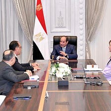 Egypt’s president reviews investment plan for transport projects