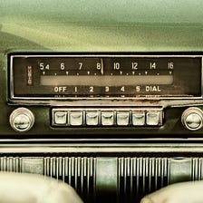 PyQt Radio Buttons and the Mediator Pattern