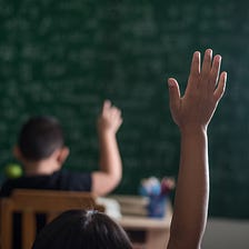 Por que as escolas para crianças surdas deveriam contratar professores surdos: uma questão…