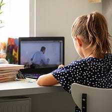 Caminhos para desenvolver o pensamento crítico dos alunos com auxílio de tecnologias educacionais