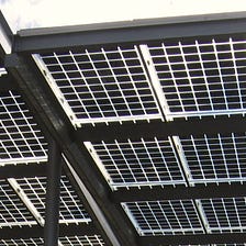 Bifacial Solar Panels: A Comprehensive Guide for the non-expert on Bifacial Photovoltaic Systems