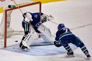 Hamhuis’s stick is the Canucks playoff picture, the puck is the Canucks||#instagood #bohorvat #3on3…