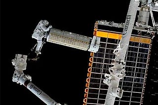 The Necessary Collaboration between Robots and Humans in Space Exploration