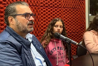 Jovens da periferia entrevistam Claudio Janta no Campus FAPA