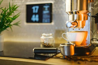 Les Avantages de Posséder une Machine à Espresso à la Maison
