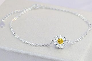 Cute Silver Anklet with Daisy Flower