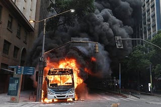 Temer aposta no escalda-pés como estratégia política