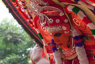 Open the door to “Theyyam” in Kerala, South India