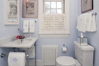 Otimize o espaço do seu banheiro com os acessórios certos