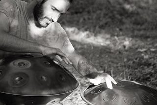 The RAV Vast and Handpan, Compared