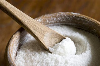 Làm đẹp với muối: Công dụng và cách thực hiện đơn giản tại nhà
