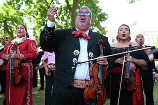 Mariachis Honored Uvalde with Music