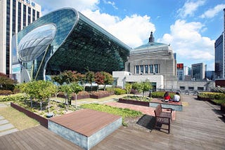 Expanded Seoul City Hall tour program offers on-site participation & multilingual commentary