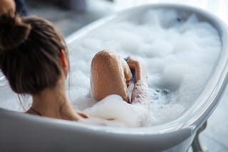 The Benefits of Hot Baths For Relaxation f