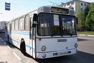 Спустя два года водители из Старого Оскола, составившие из автобусов надпись «Путин, помоги!»,