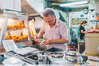 Bendemeer Tutu Kueh: Hidden Tutu Kueh Stall By A 67-Year-Old With Over 50 Years Of Experience