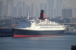 The Tiny Secret to Effortlessly Turn a 65,000-ton Ship Cruising at Top Speed